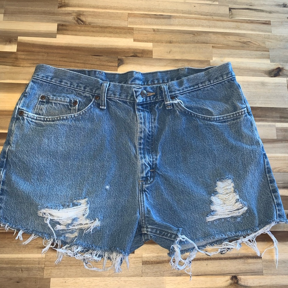 medium wash, wrangler cut offs